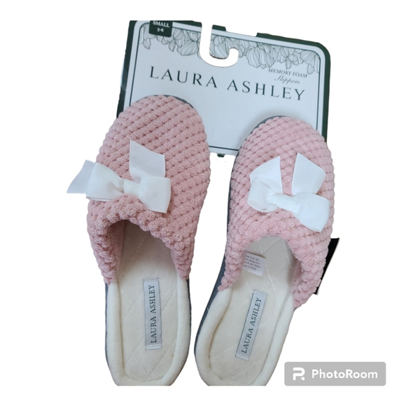 Laura Ashley Women's Oat Milk Slippers Size S 5-6 NWT - Picture 1 of 7